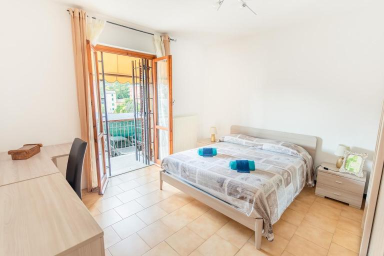 5 beds - 2 minutes from the sea with parking - B&B Recco