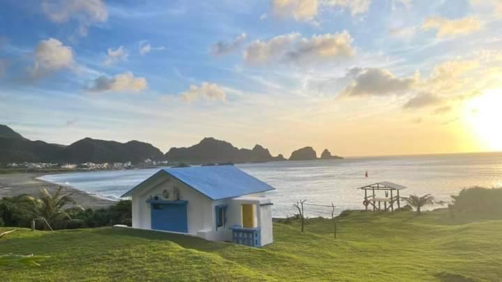 Lanyu Blue House Beach Villa - Chambres d'hôtes Hongtou