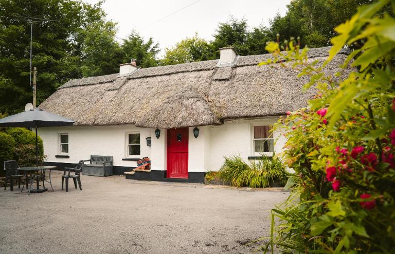 Longford Holiday Kitty Kiernan's Self Catering Thatch Cottage - Chambres d'hôtes Longford