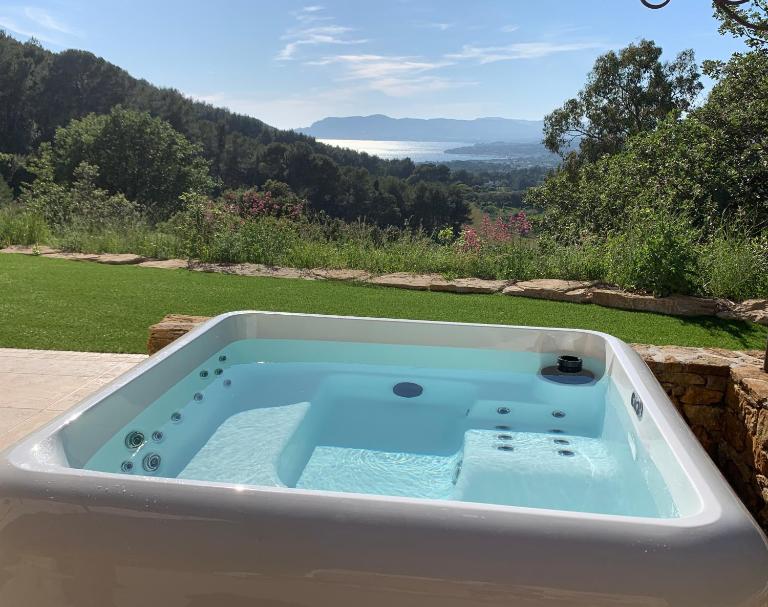 LA DIVINE Villa & Spa, vue mer, au calme avec piscine et Spa - B&B Saint-Cyr-sur-Mer