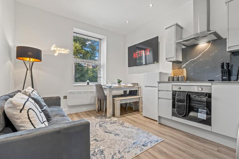 Cardiff Luxe Flats With Spa Facilities - B&B Cardiff