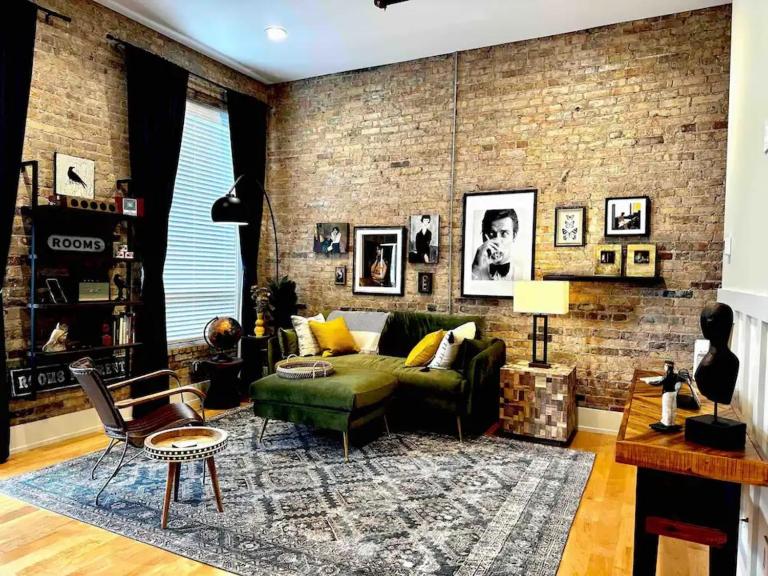 Cozy Loft Retreat for Two - Bed and Breakfast Benton Harbor