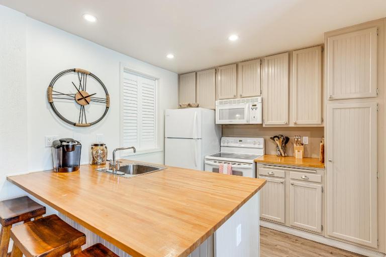 Stroll to The Village: Year-Round Family Getaway - Ferienwohnung Mammoth Lakes