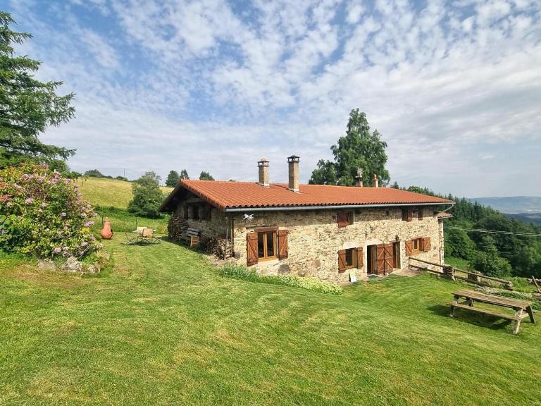 Gîte confortable au cœur du Pilat avec vue imprenable - FR-1-496-294 - Ferienwohnung Doizieux