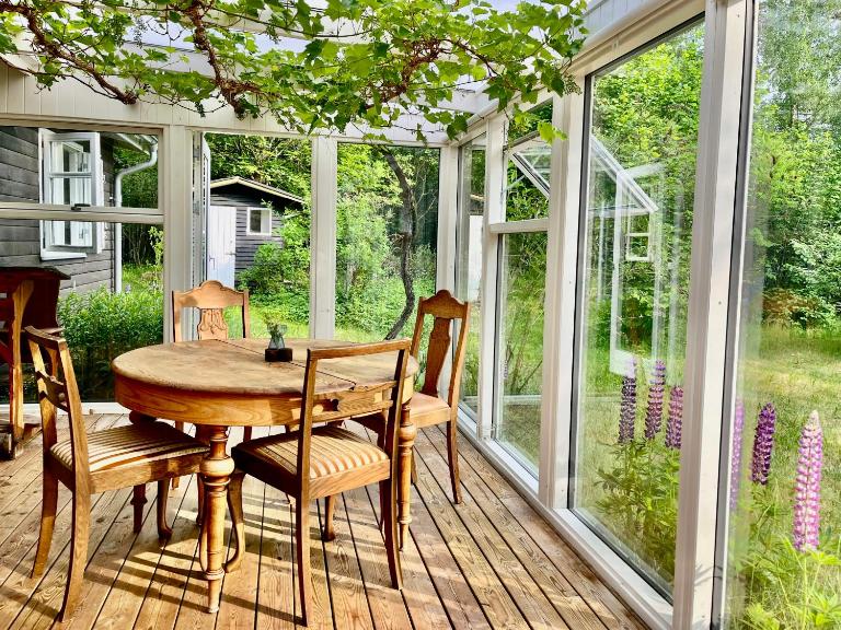 Black Wooden Summerhouse Near Ebeltoft - Bed and Breakfast Ebeltoft