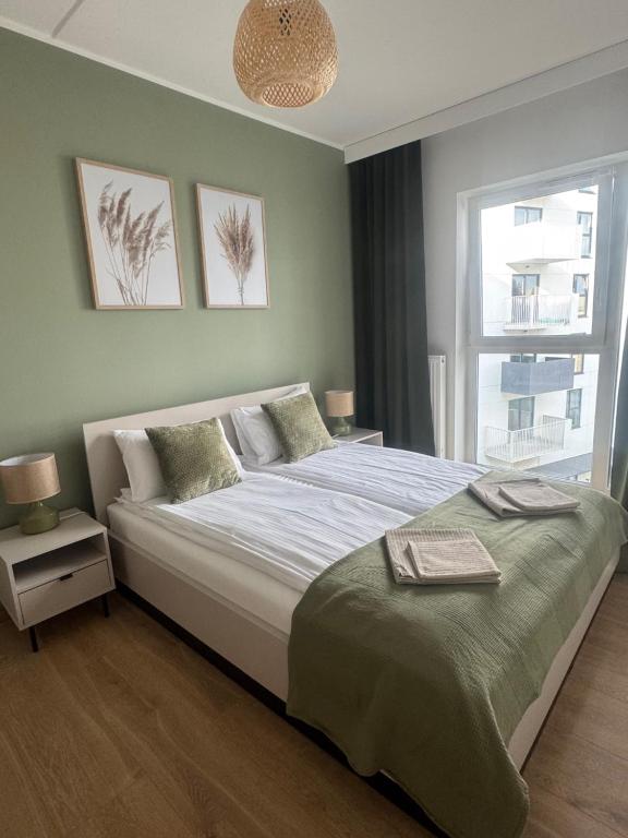 Apartament Neonowy by Apartamenty 77 - B&B Częstochowa