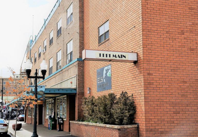 Retro-Chic Escape 208 - B&B Klamath Falls