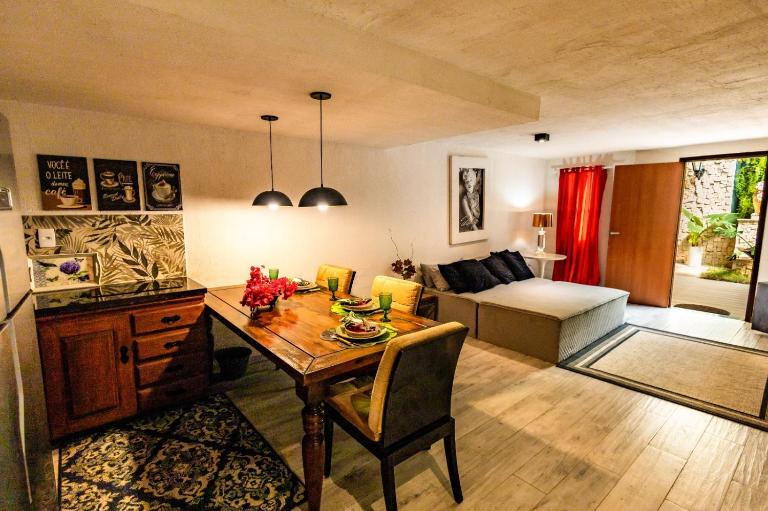 Villa Romana - Experiência única em frente à Praia de Itapuã, apartamento todo climatizado - B&B Salvador