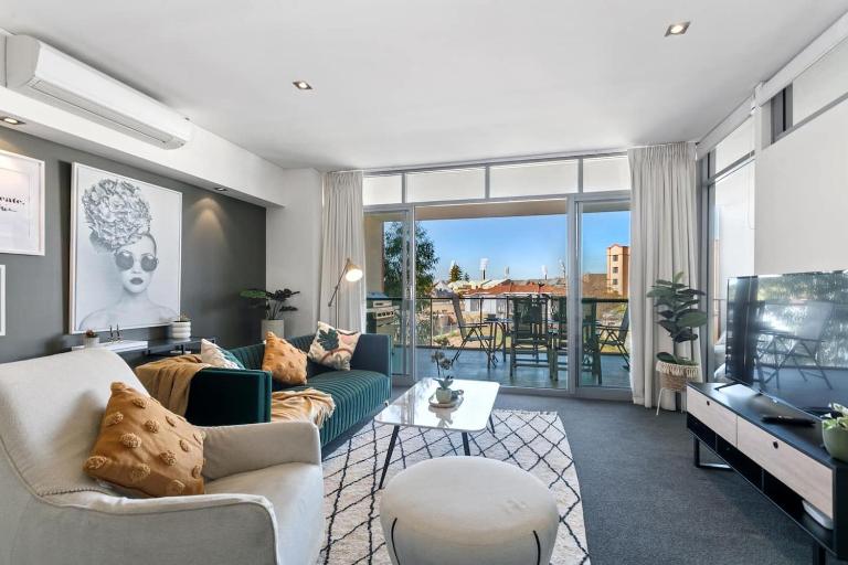 Luxe Chic 3BR Apt City Skyline views - B&B Perth