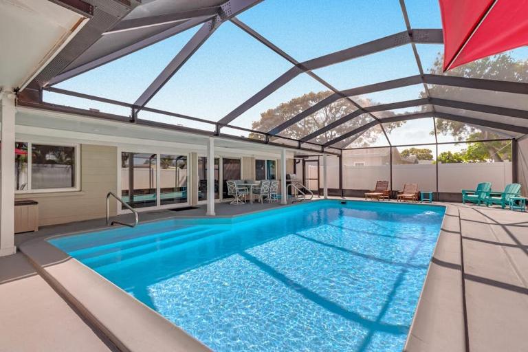 Tropical Haven Retreat 4 Beds 3 Baths Ultimate Family Vacation - B&B Bradenton