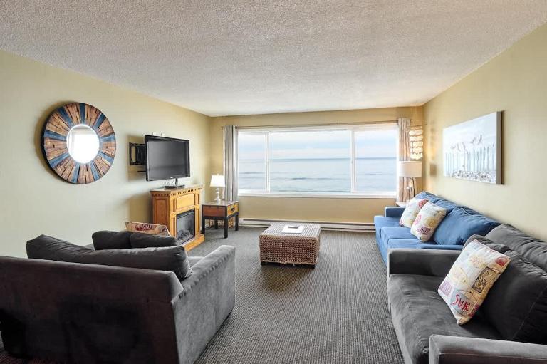 Premium Oceanfront Suite - Sleeps 8 - Top Floor - Pool & Sauna - B&B Lincoln City
