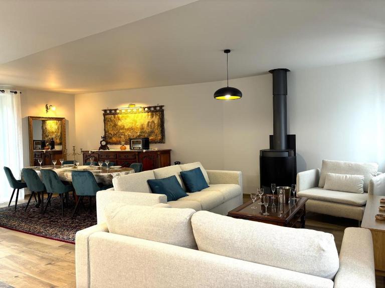 Gîte authentique en Auvergne, 8 pers, animaux admis - FR-1-489-577 - B&B Autry-Issards