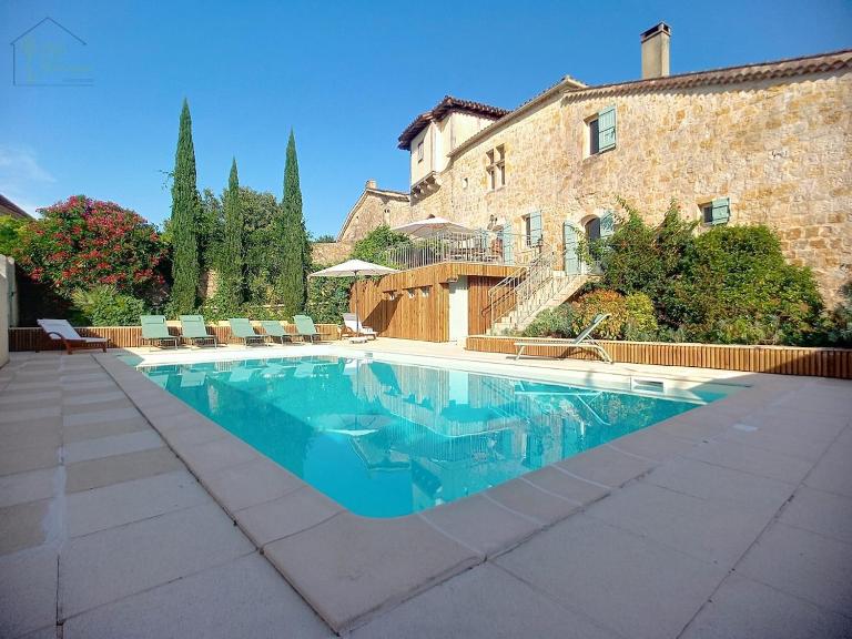 Maison du Porche 4 étoiles, piscine, 10 voyageurs - B&B Magnet