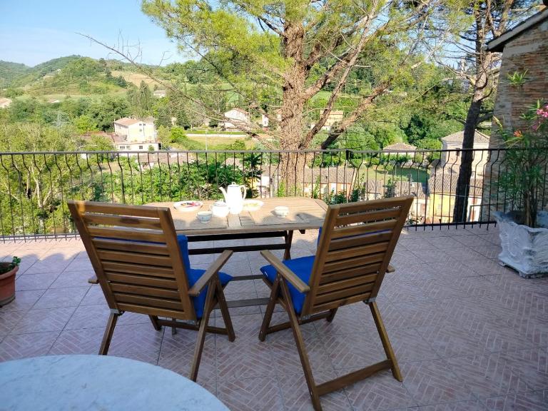 Casa del Sole, tra arte e natura, House of the Sun, between art and nature - B&B Pergola