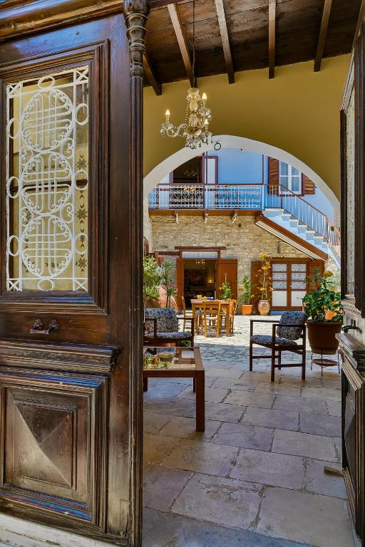 Theodorou Stone House - Chambres d'hôtes Páno Léfkara
