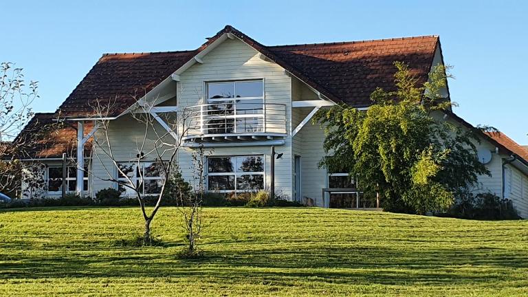 Chambres d'hôtes avec piscine pour max 4 adultes ou 2 adultes et 3 enfants - Chambres d'hôtes Lubersac
