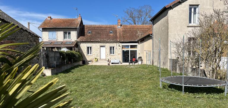 Maison Hémera, une pause en Auvergne - Bed and Breakfast Lapeyrouse