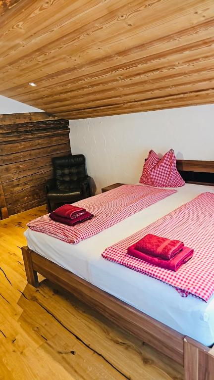 Cozy Alpine Apartment by Apartments Capricorn - Bed and Breakfast Gsteigwiler