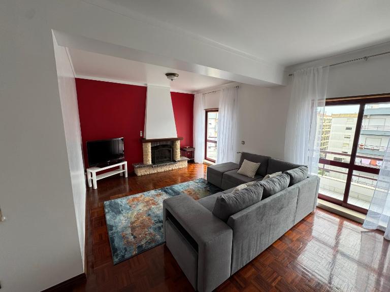 3 Bedroom Apt 15 Min Walk to Fátima Sanctuary - Bed and Breakfast Fátima