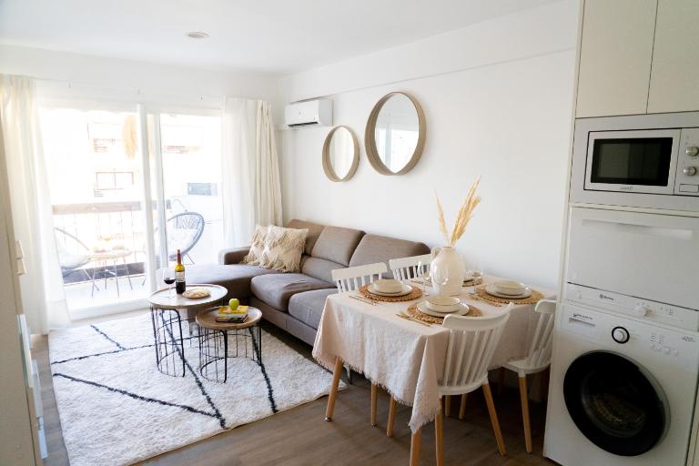 Apartamento con terraza y piscina junto a la playa - B&B Torre del Mar