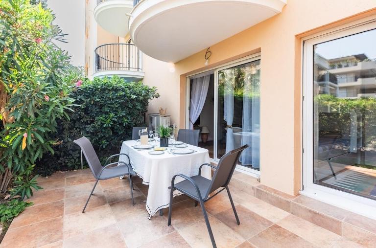 Saint Raphael appartement 4 étoiles neuf en rez de jardin privatif - B&B Saint-Raphaël