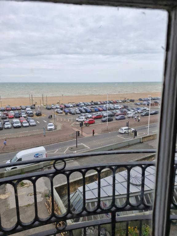 One bedroom sea view sea front apartment - Chambres d'hôtes Hastings