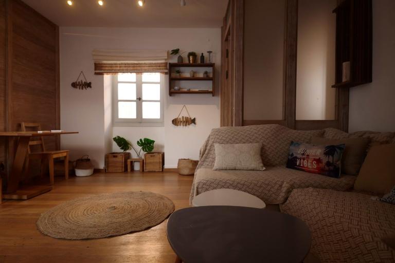 Summer Addicts Home, for the young at heart! - B&B Naoussa