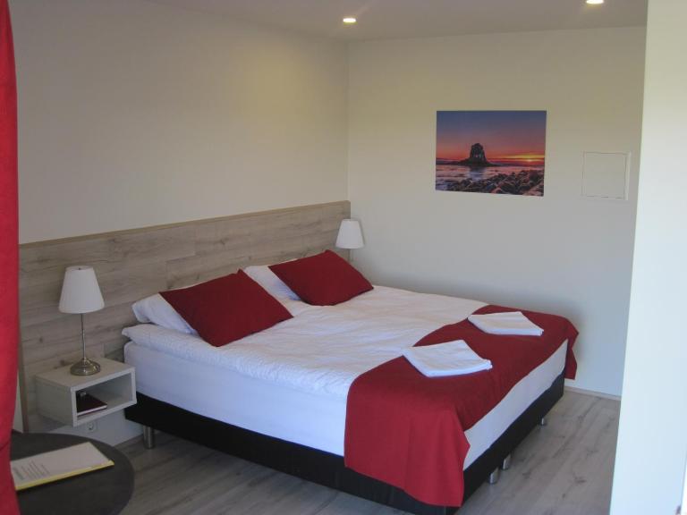 Skógar Sunset Guesthouse - B&B Húsavík