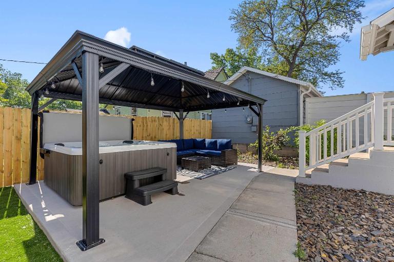 ArtGallery PrivateHotTub Sauna NearMountRushmore FamilyHome - Chambres d'hôtes Rapid City