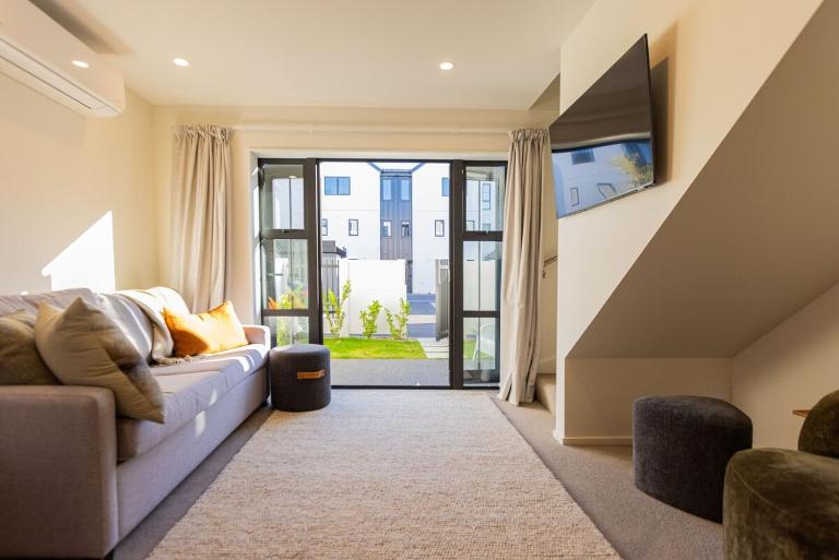 Luxury CBD Townhouse 3 Bed 2 Bath With Car Park - B&B Christchurch