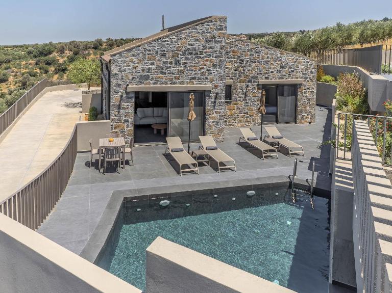 Villa Dimitrios - With Private Pool - B&B Agia Triada