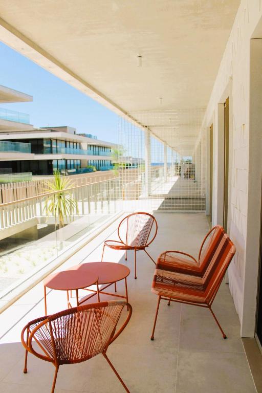 Beachside 2 BD Apartment | Balcony | AC - Bed and Breakfast Vila Nova de Gaia