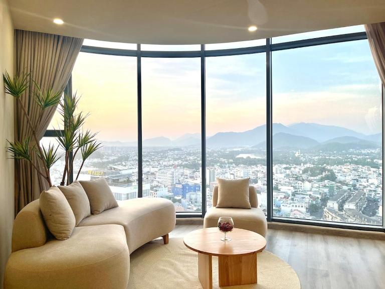 Luxury 1BR Apt - Panaromic View Of Mountain And Sunset - Ferienwohnung Nha Trang