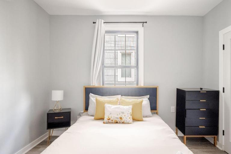 Modern 2 Bed in BlackRock - B&B Bridgeport