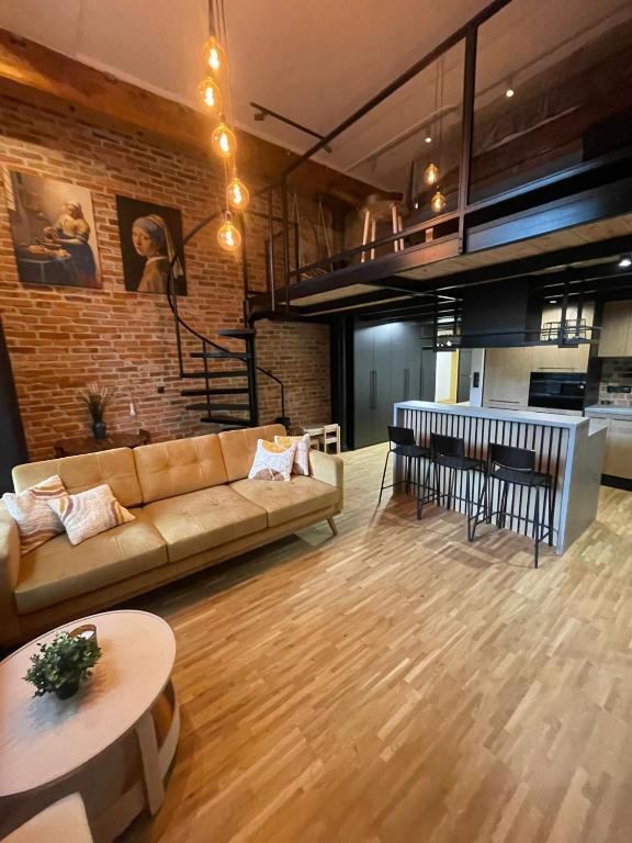 NOWY Loft Drewnowska 77 - naprzeciwko Manufaktury - B&B Lodz