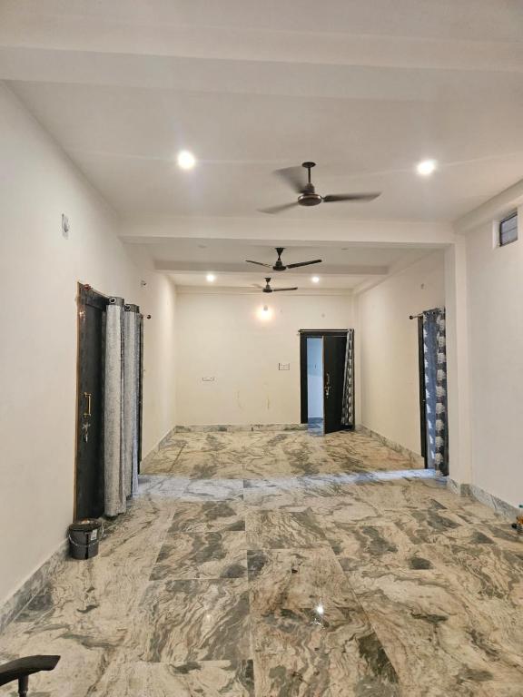 Pandit Devki Nandan Dharamsala & Guest House - B&B Deoghar