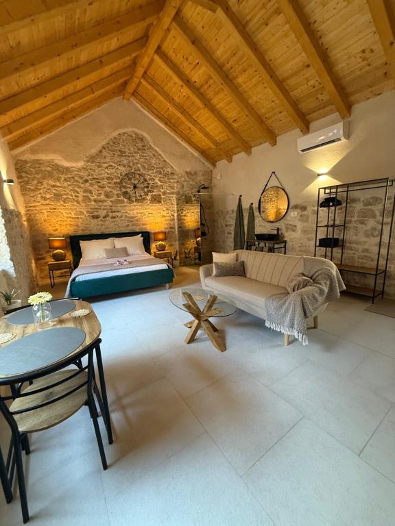 The Hideaway - Kastel Novi - B&B Kutleše