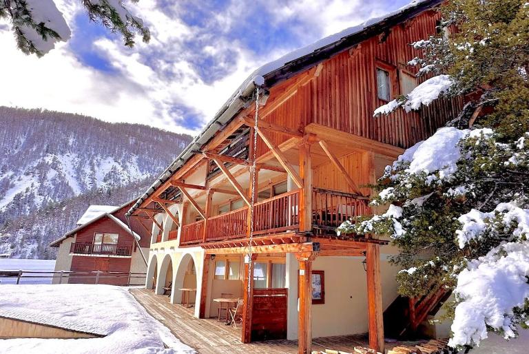 CASA-Joubarbe Super 4p terrasse plein sud Arvieux - B&B Arvieux