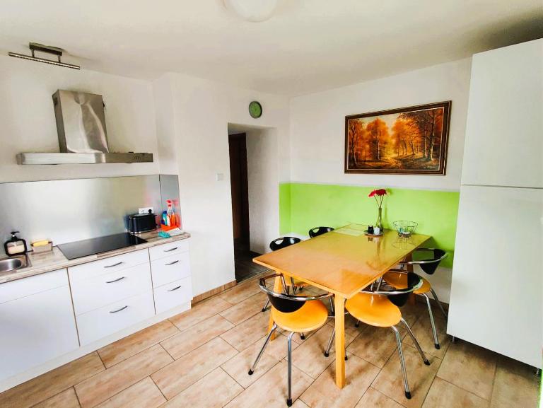 Ferienwohnung Gartenblick zentral und komfortabel - Ferienwohnung Laupheim