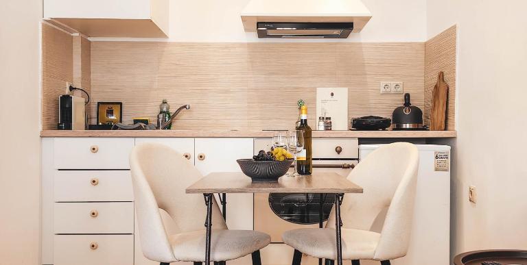 Theotoki Studio 2 - B&B Karyófyto
