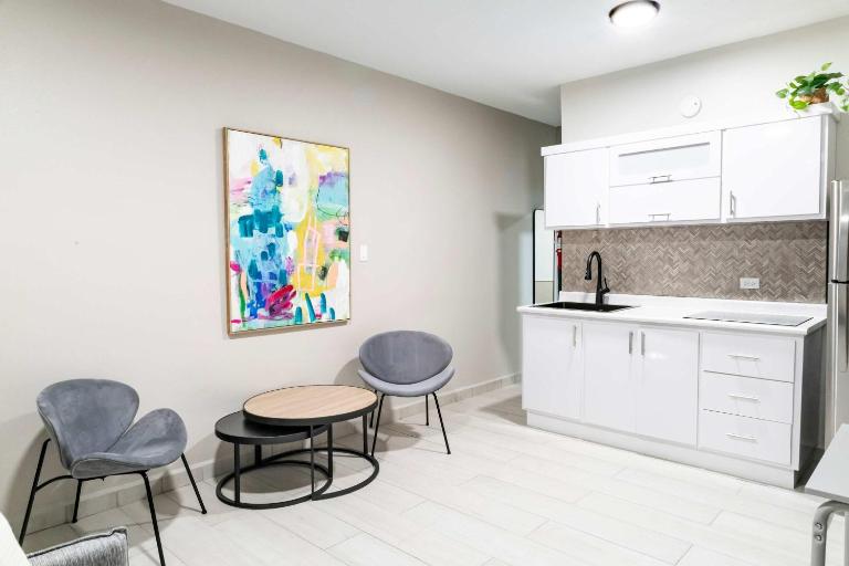 AQUA Villas Del Mar Apt 5 - 1BR Coastal Fun & Local Dining - B&B Dorado