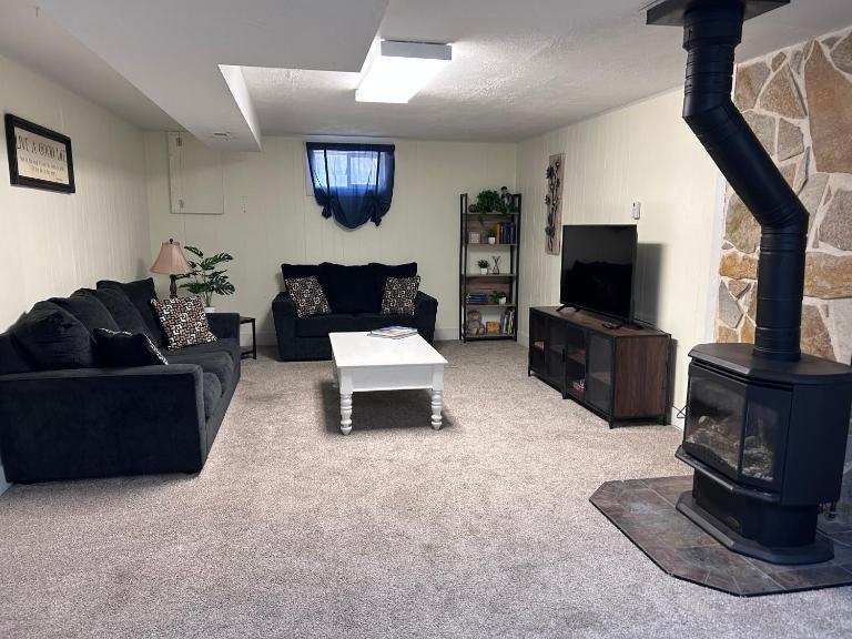 Sunny Days! Room for All and Pet Friendly - B&B Pocatello