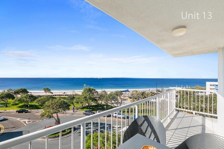Capeview Apartments - Spectacular Ocean Views - B&B Caloundra