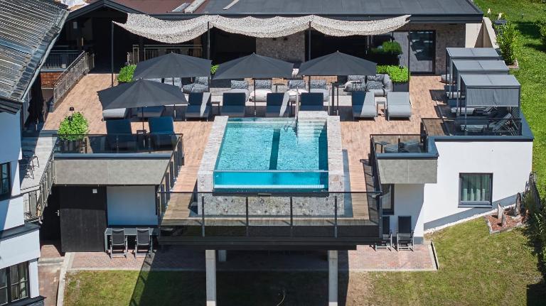 The Poolhouse Boutique Lodge - B&B Saalbach