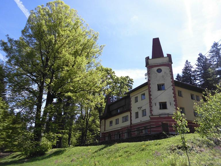 Turistická ubytovna Zámeček - B&B Hojsova Stráž