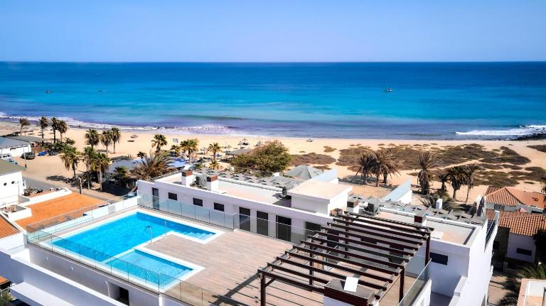 Apartamentos Golfinho Dourado `Edifício Lux,s - Bed and Breakfast Santa Maria