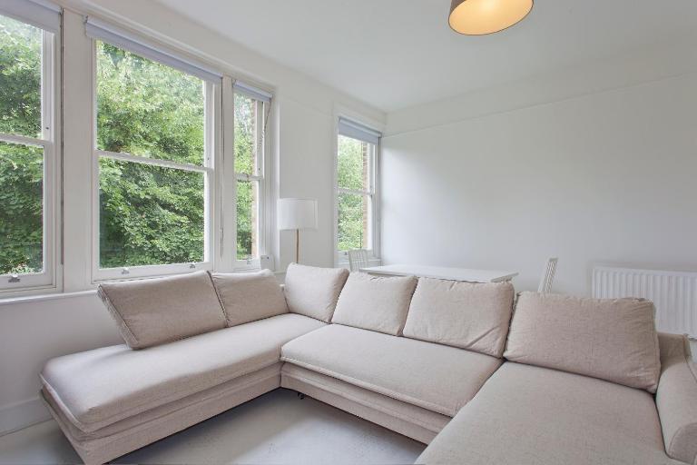 Queens park Maida Vale 3 bed modern Family Appartment with balcony! - B&B Londra