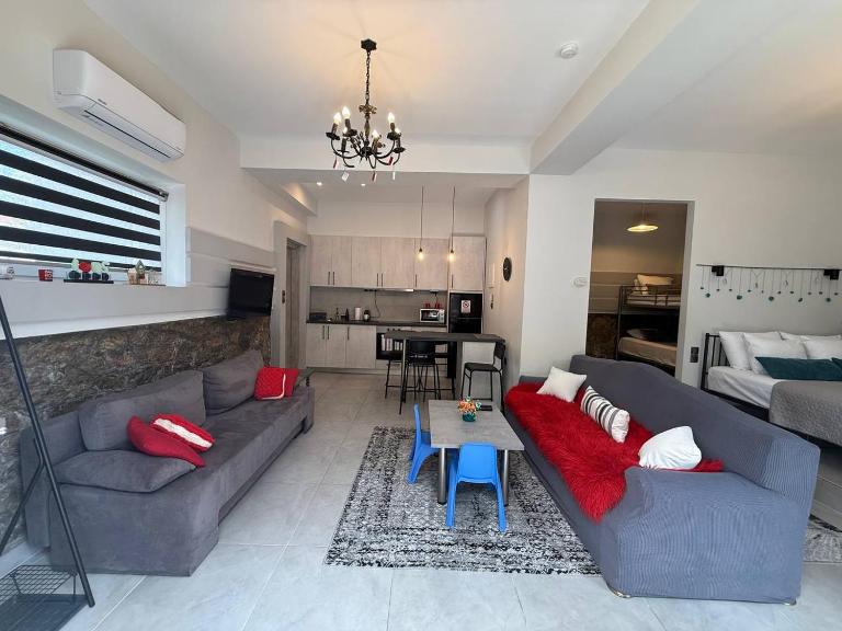 Kastoria Book House with garden motorbike friendly - Ferienwohnung Kastoria