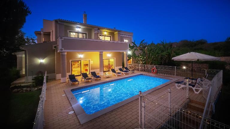Atanasio - Private Pool - 10 Guests - Albufeira - B&B Albufeira