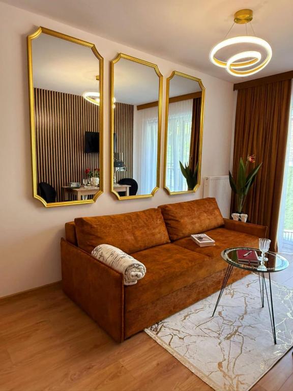Cicha 12 18a2 Apartament The Royal Suite Górski z garażem podziemnym w centrum - B&B Krynica-Zdrój